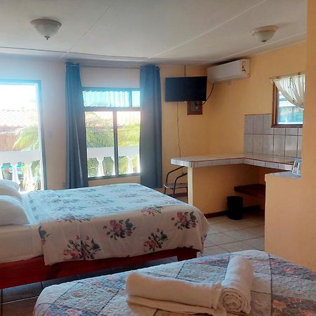 Hospedaje Quepos Εξωτερικό φωτογραφία