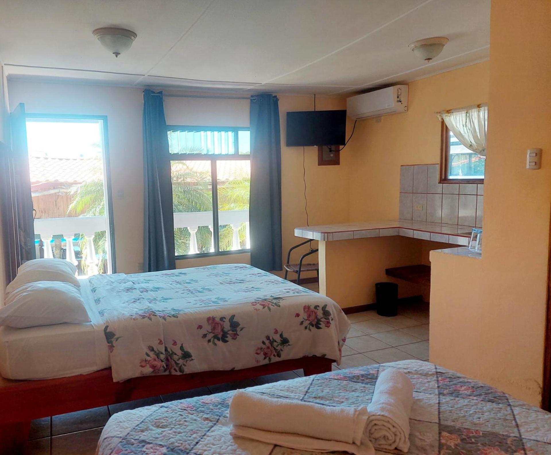 Hospedaje Quepos Εξωτερικό φωτογραφία
