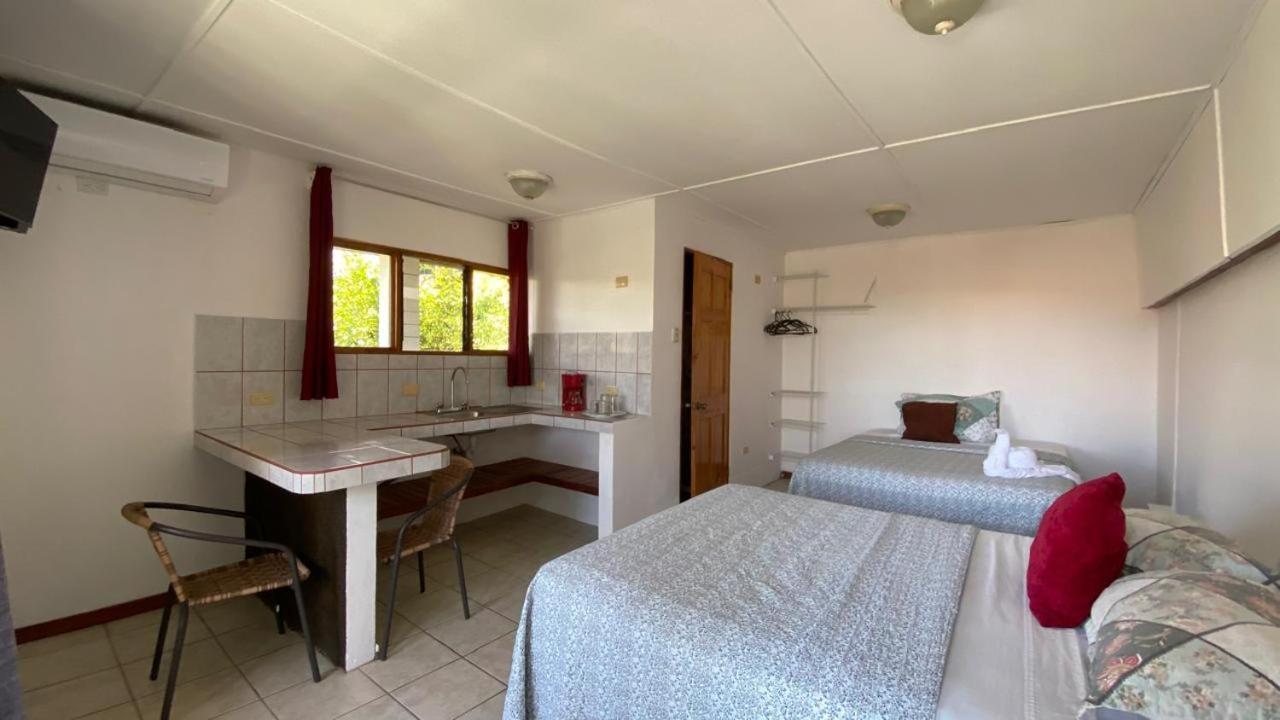 Hospedaje Quepos Εξωτερικό φωτογραφία